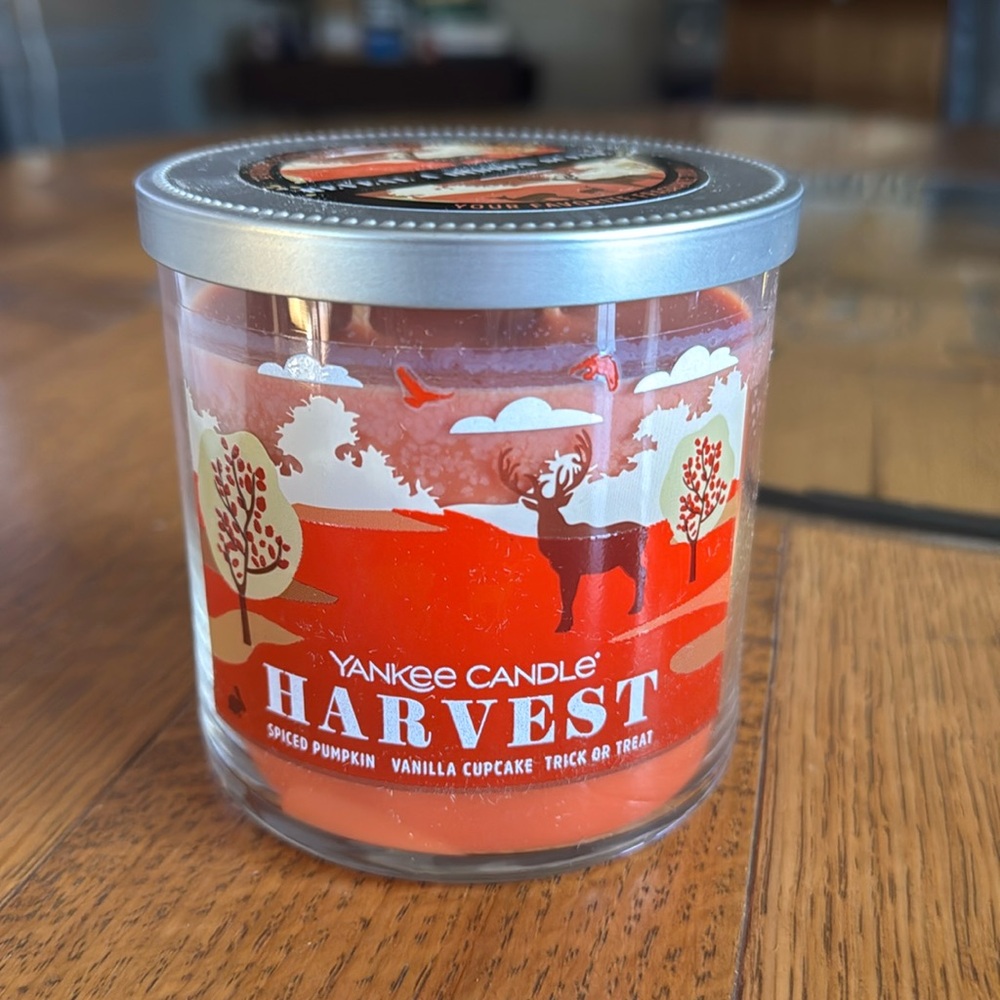 Yankee Candle Reveal A Hidden Scene Harvest, Spiced Pumpkin, Trick Or Treat 12oz